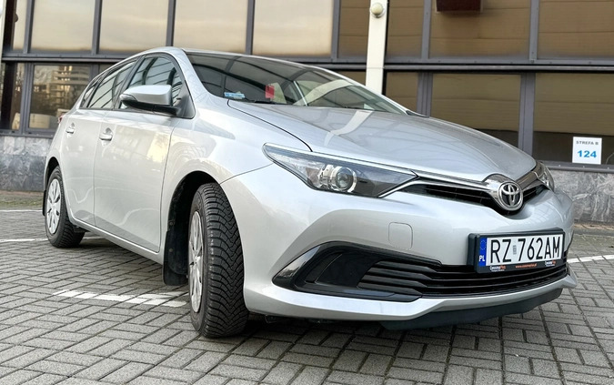 Toyota Auris cena 46000 przebieg: 147000, rok produkcji 2016 z Rzeszów małe 211